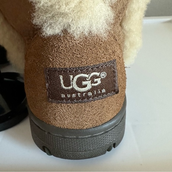 UGG sunburts tall woman’s boots - Picture 5 of 11